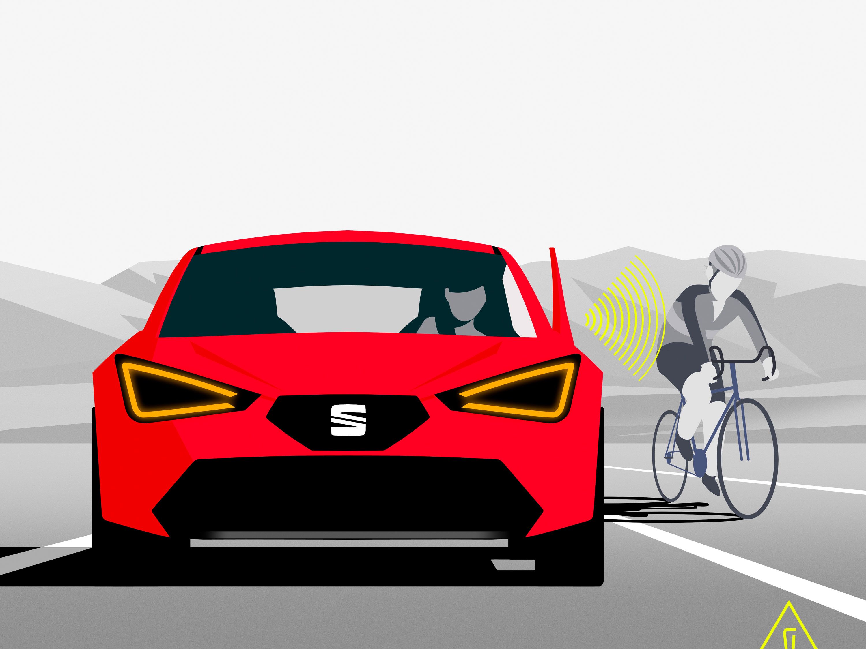 Červené auto značky Seat sa približuje k cyklistovi na ceste. Auto má zapnuté systémy na detekciu objektov v okolí. Na obrázku je varovný symbol upozorňujúci na bezpečnosť.